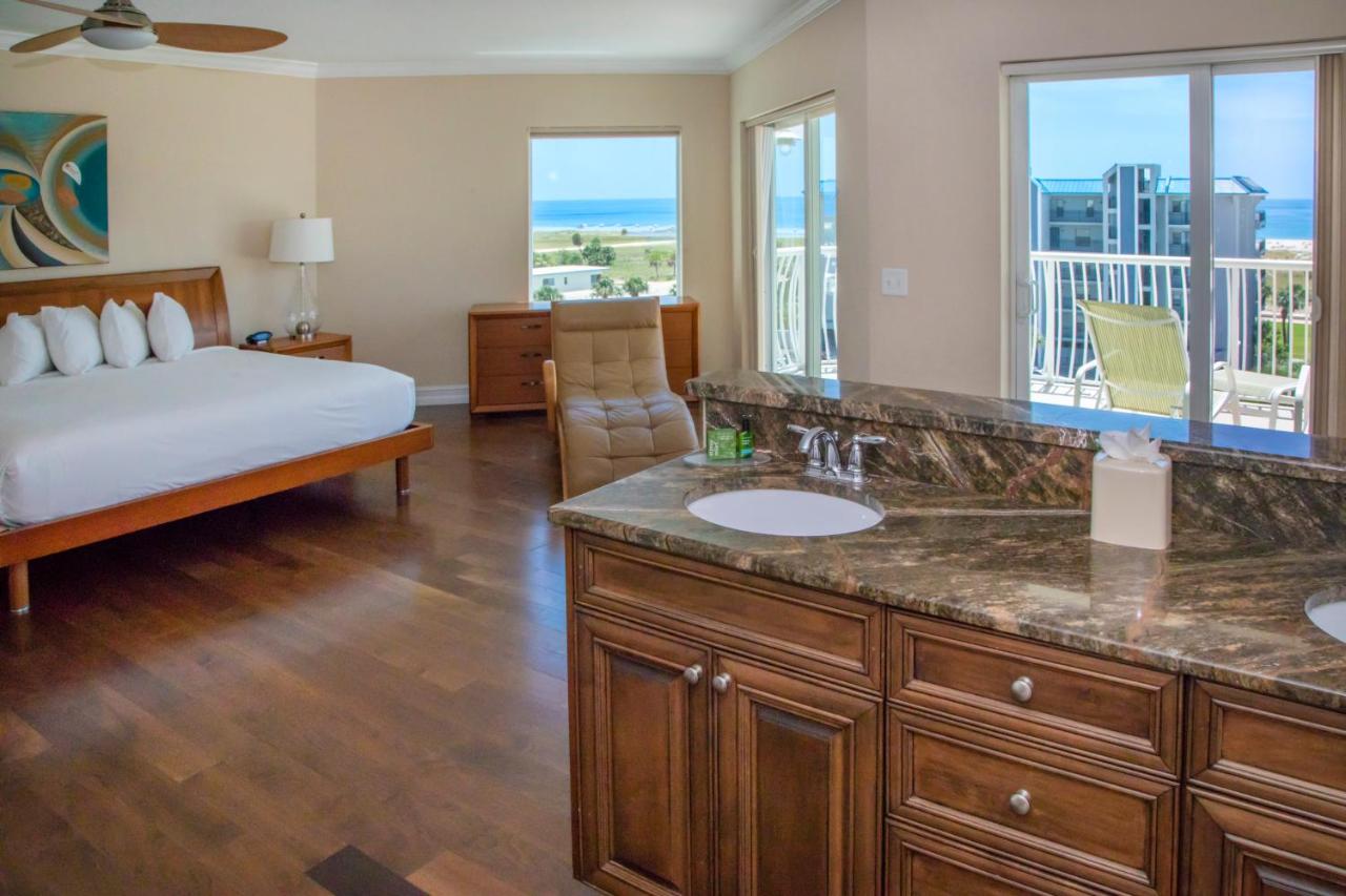 | Crystal Palms Beach Resort - No Resort Fees