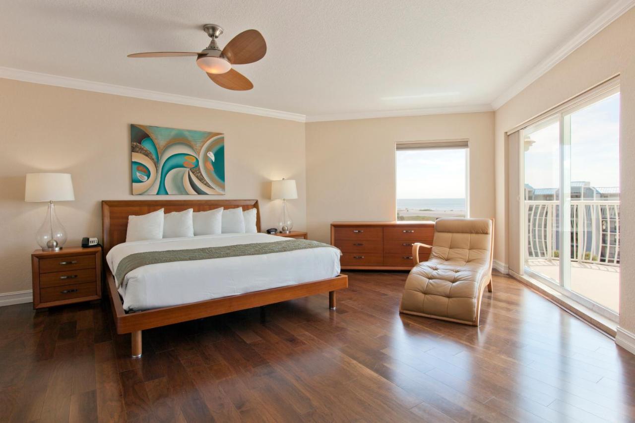 | Crystal Palms Beach Resort - No Resort Fees