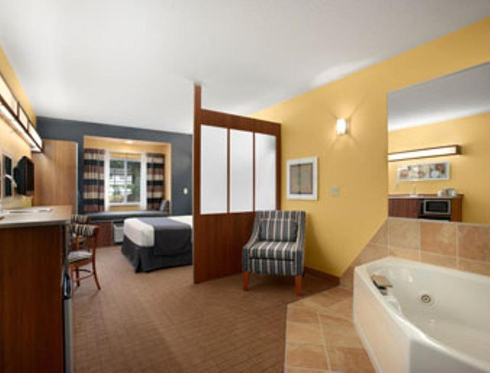 | Microtel Inn & Suites Chili/Rochester