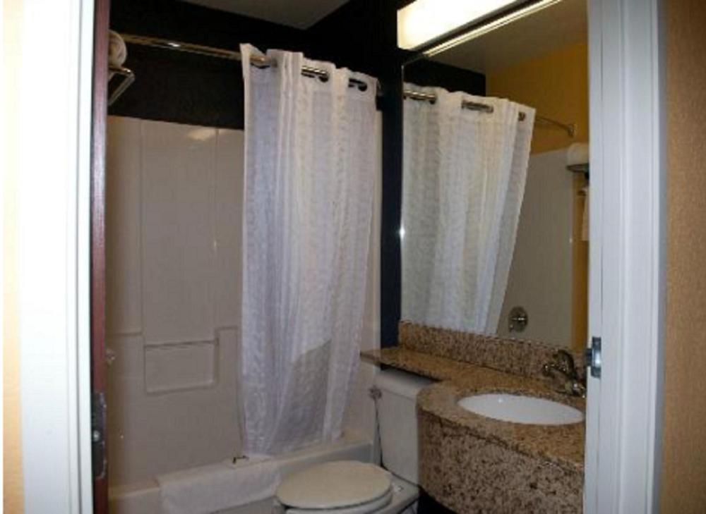 | Microtel Inn & Suites Chili/Rochester
