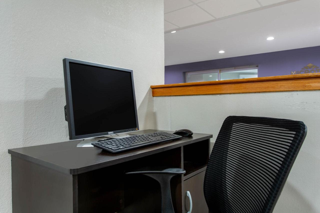 Queen Room - Non-Smoking at Microtel Inn & Suites by Wyndham Philadelphia Airport