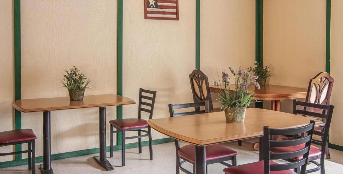  | Ashland Valley Inn