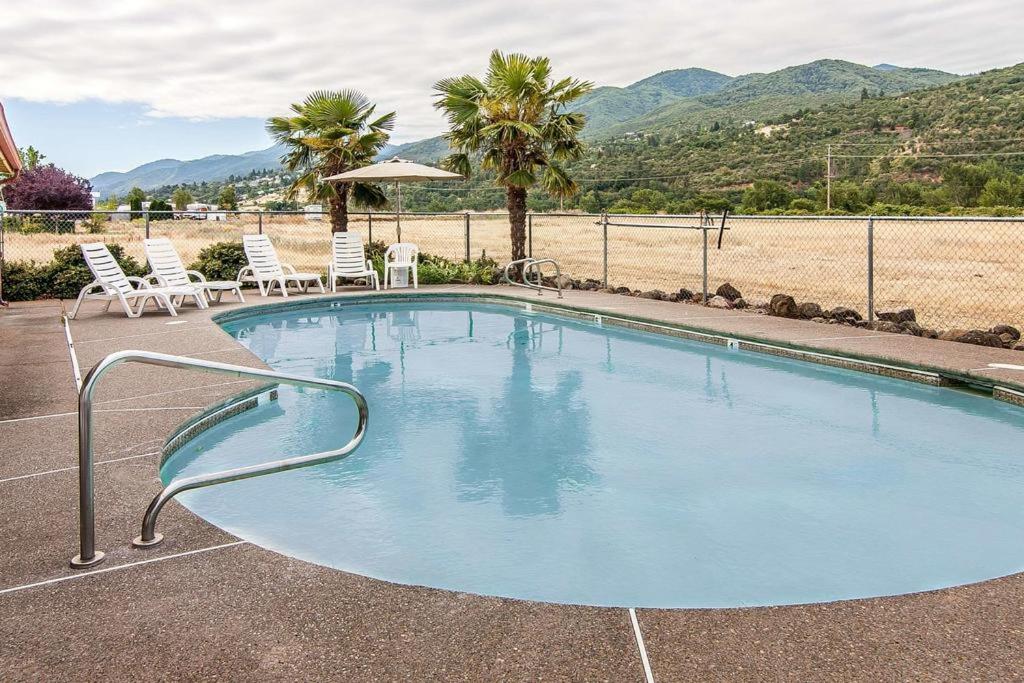  | Ashland Valley Inn