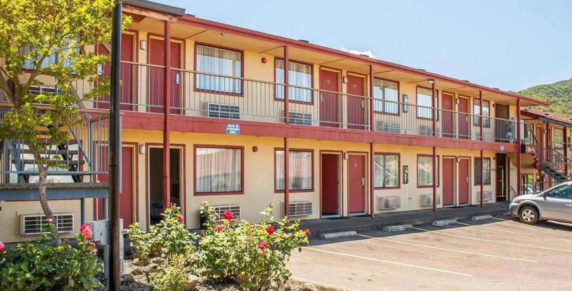  | Ashland Valley Inn