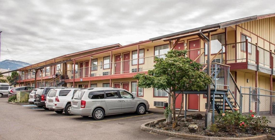  | Ashland Valley Inn