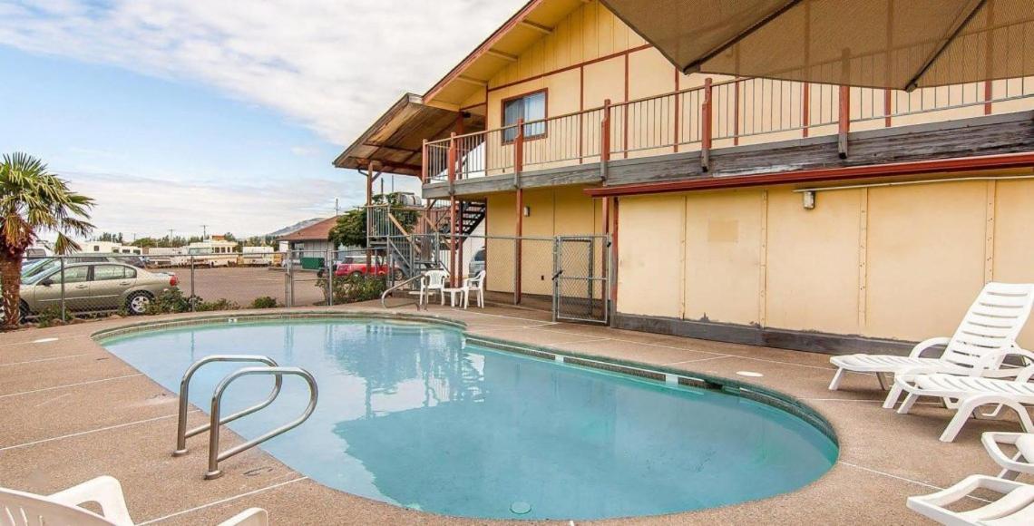 | Ashland Valley Inn