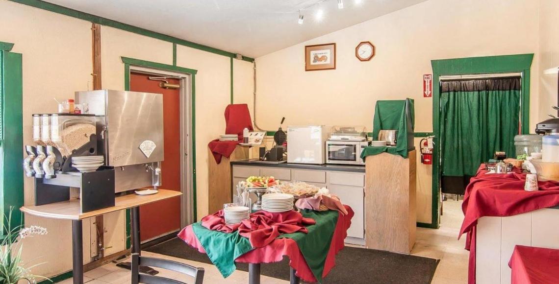  | Ashland Valley Inn