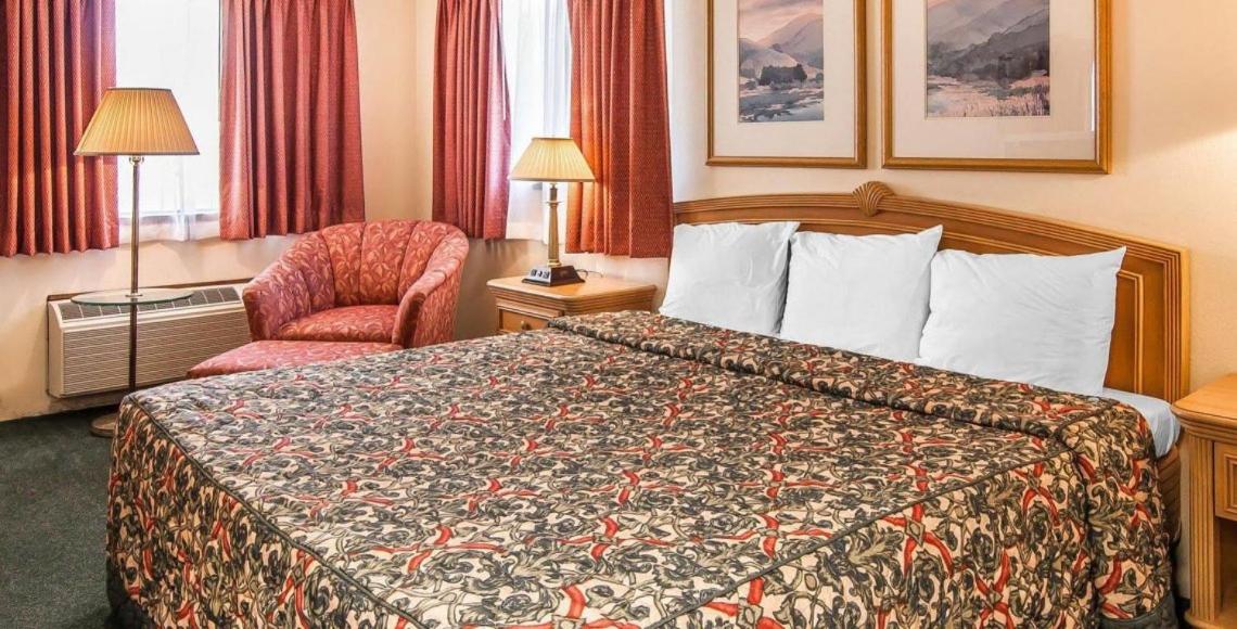  | Ashland Valley Inn