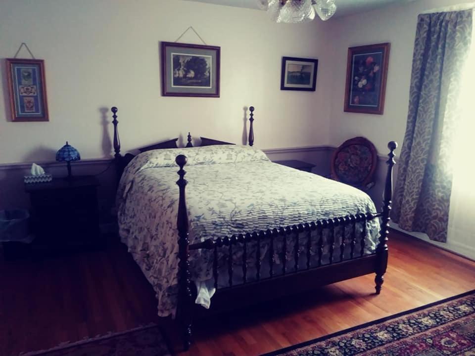 | Sleepy Hollow Manor