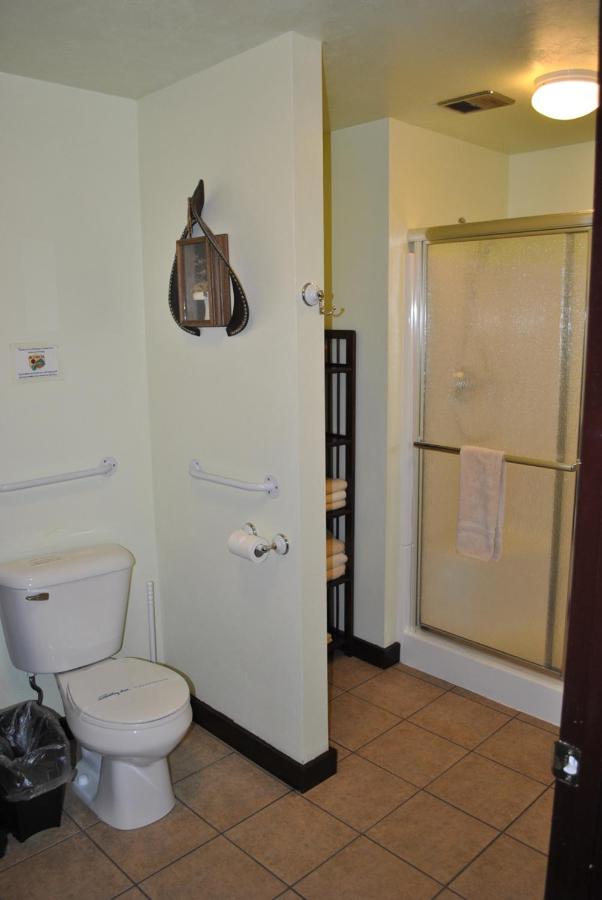 | Aspen Inn