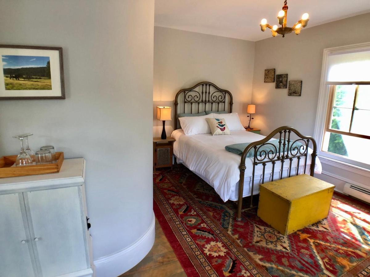 | Mill Pond Inn