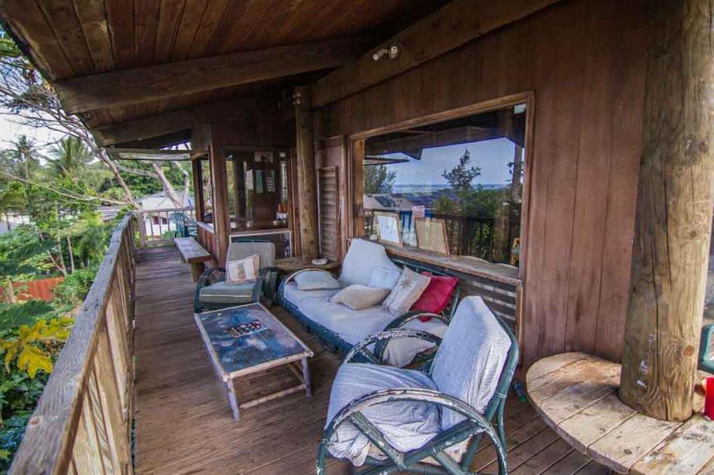| Backpackers Vacation Inn and Plantation Village