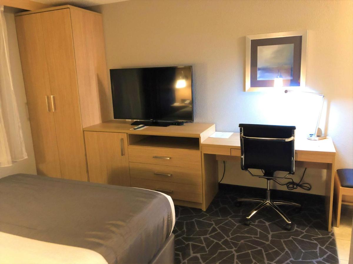 King Room at Best Western Eau Claire South