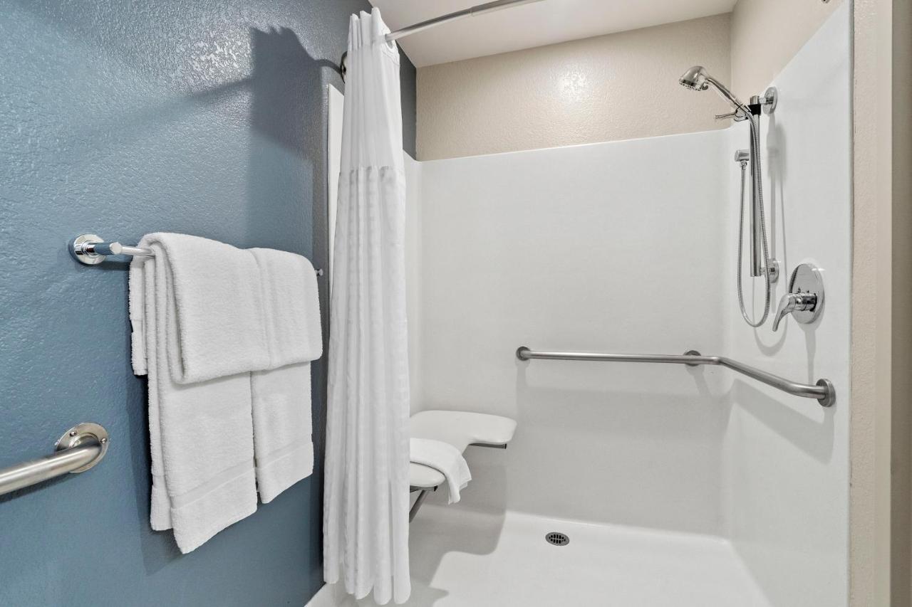 Queen studio with 1 Queen Bed - Disability Access/Non-Smoking at Extended Stay America Premier Suites Seattle Bellevue Downtown