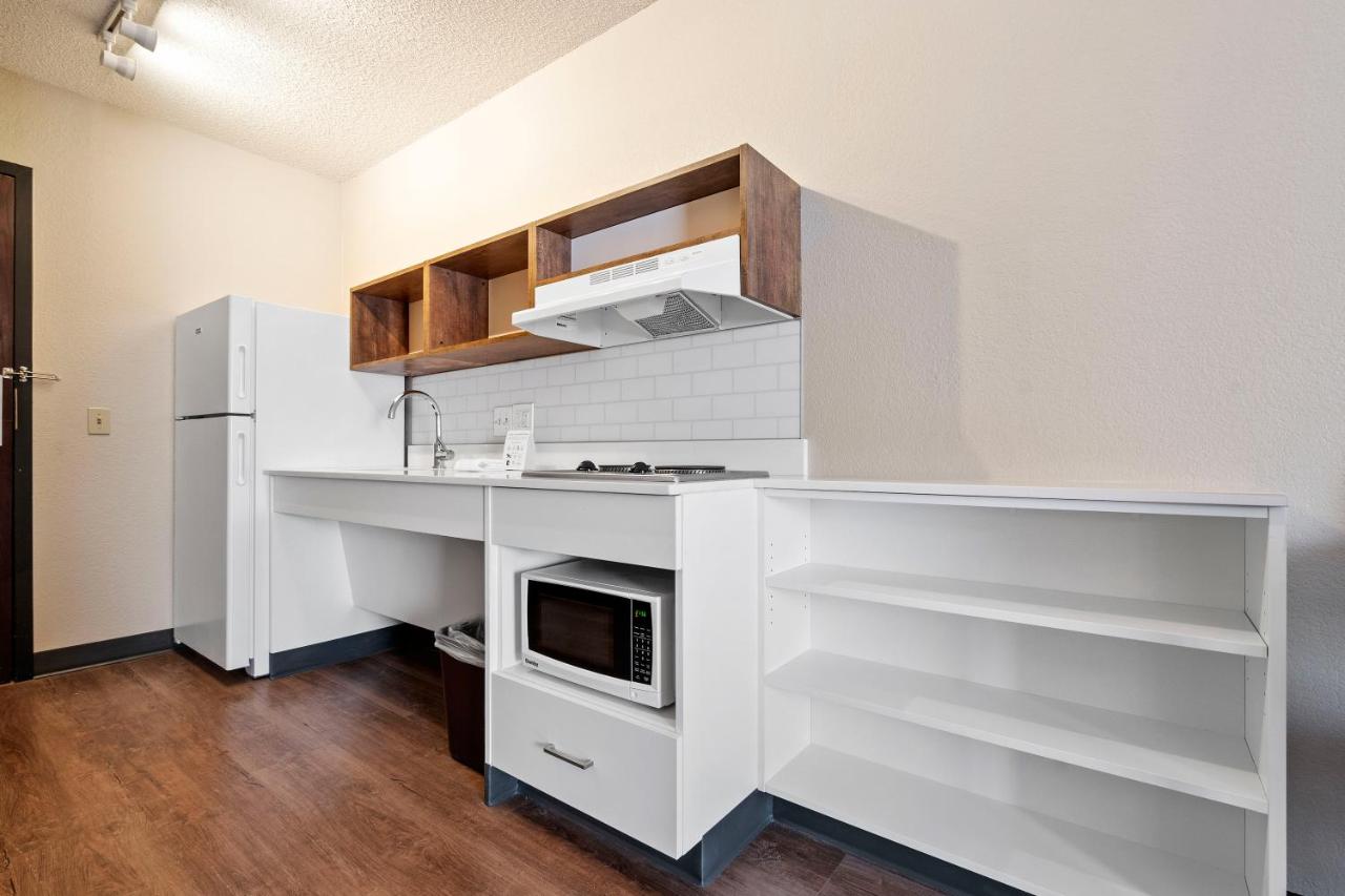 Queen studio with 1 Queen Bed - Disability Access/Non-Smoking at Extended Stay America Premier Suites Seattle Bellevue Downtown
