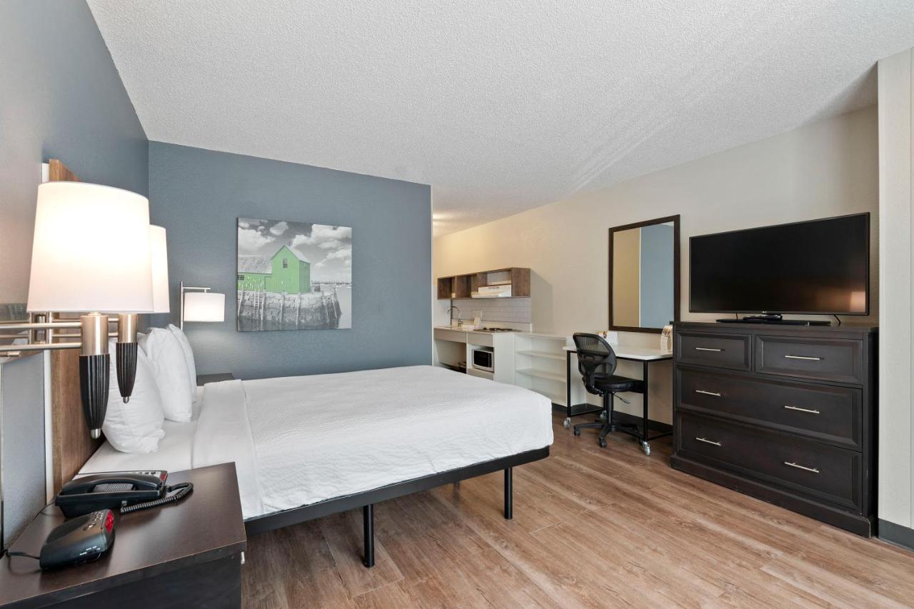 Queen studio with 1 Queen Bed - Disability Access/Non-Smoking at Extended Stay America Premier Suites Seattle Bellevue Downtown