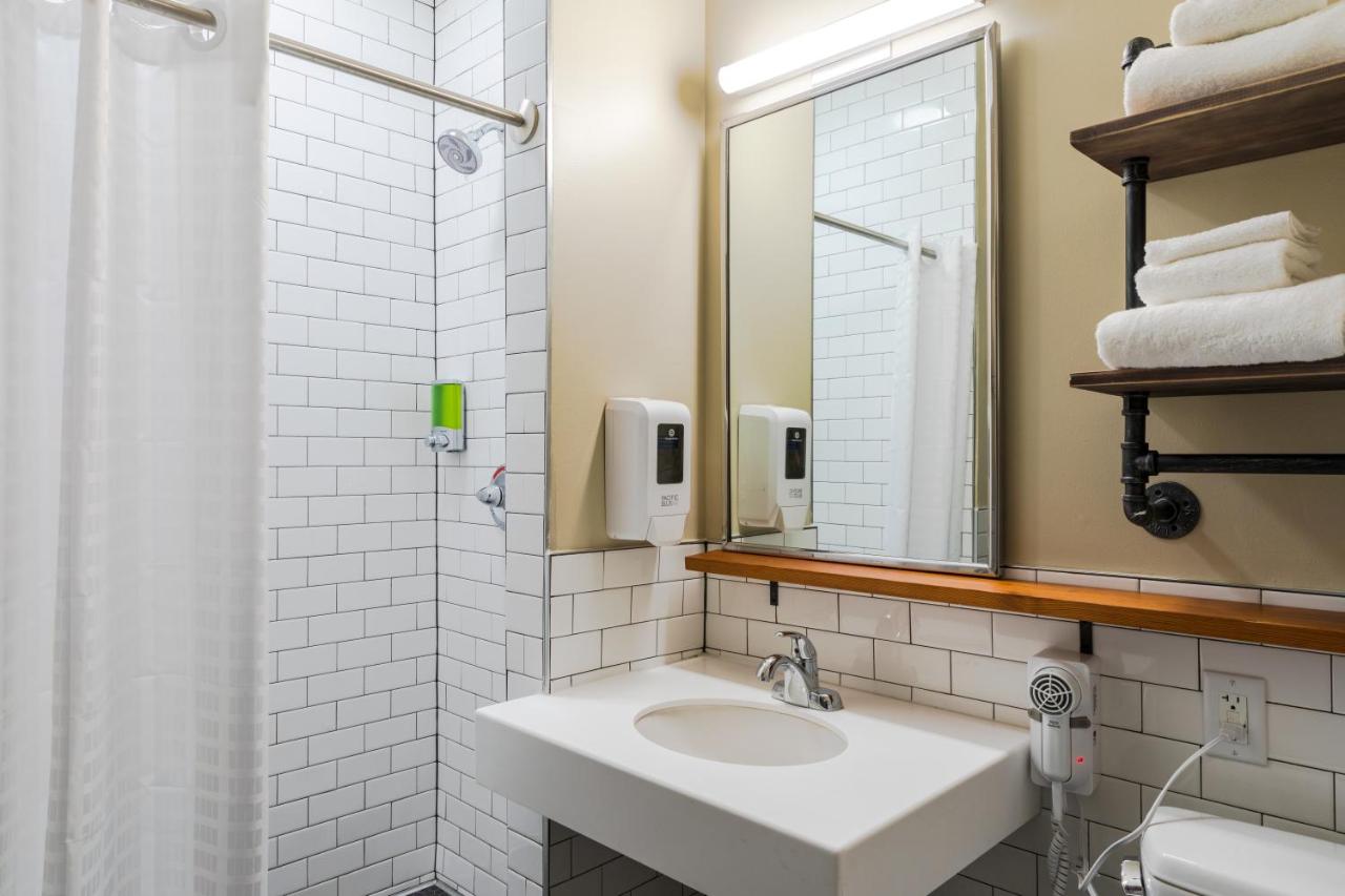  | HI New Orleans Hostel