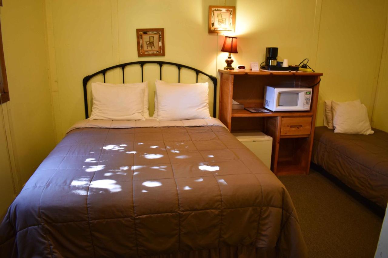 | Exit Glacier Lodge