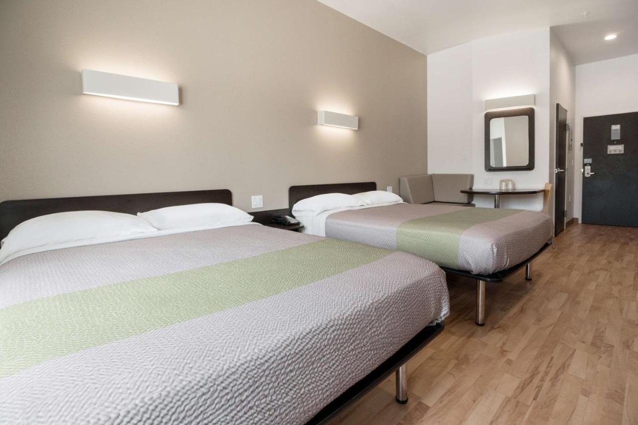Deluxe Queen Suite - Non-Smoking at Studio 6 Corpus Christi, TX