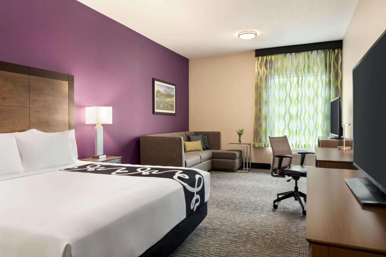 1 King Bed, Non-Smoking at La Quinta Inn & Suites by Wyndham Burlington