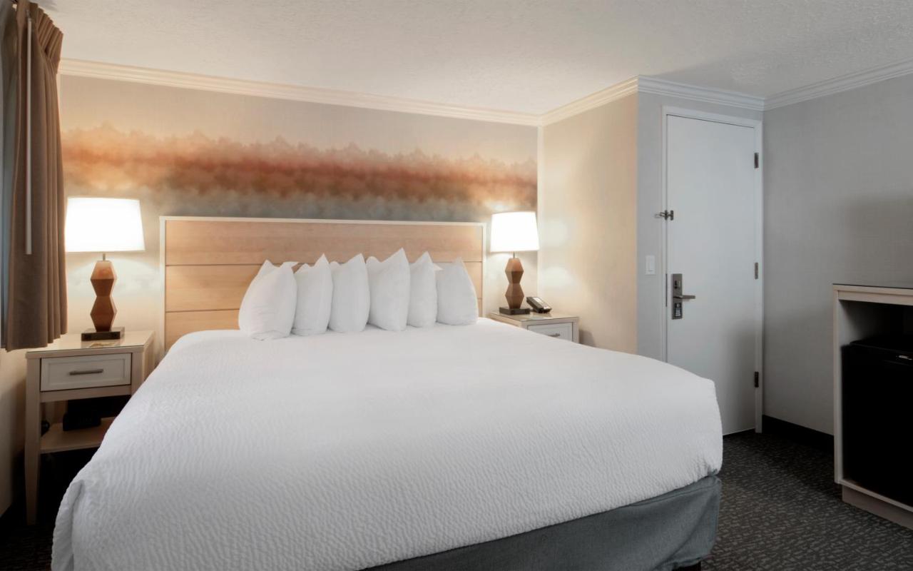 | Hallmark Resort in Cannon Beach