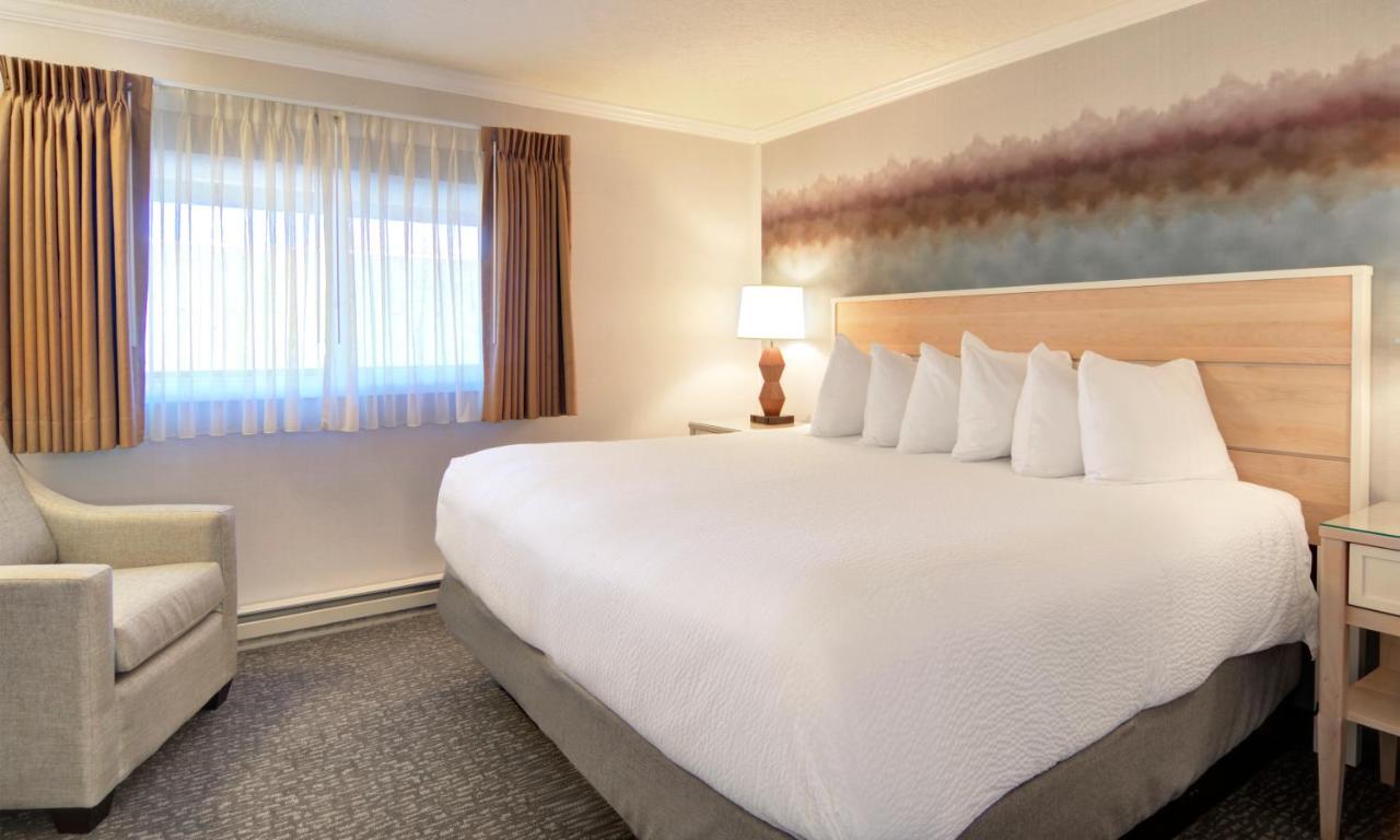 | Hallmark Resort in Cannon Beach