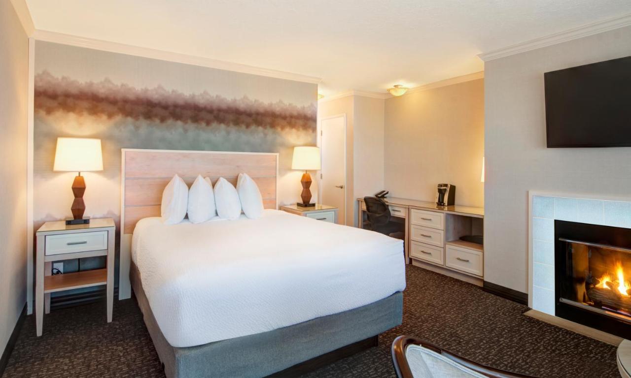 | Hallmark Resort in Cannon Beach