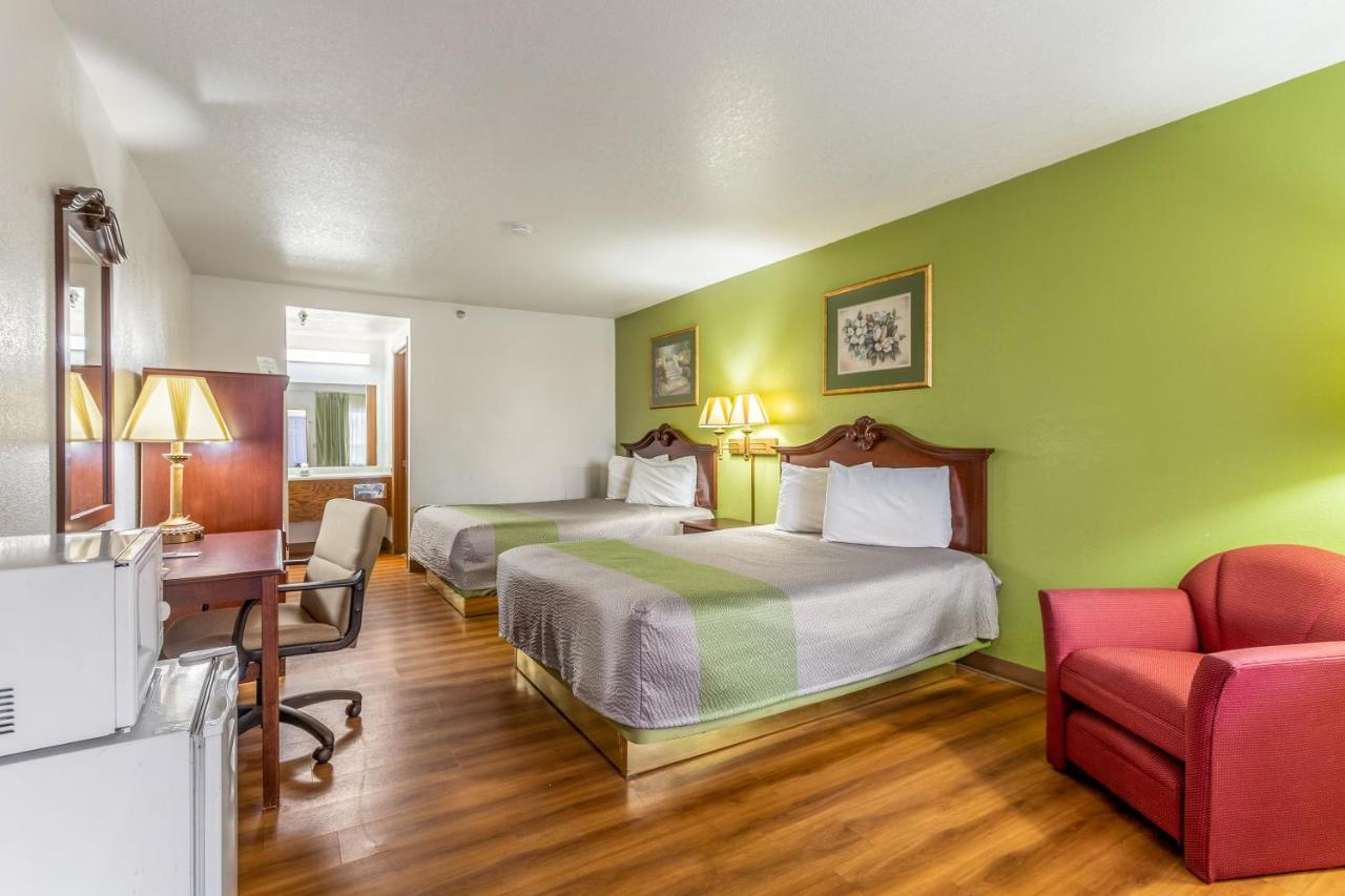  | Rodeway Inn