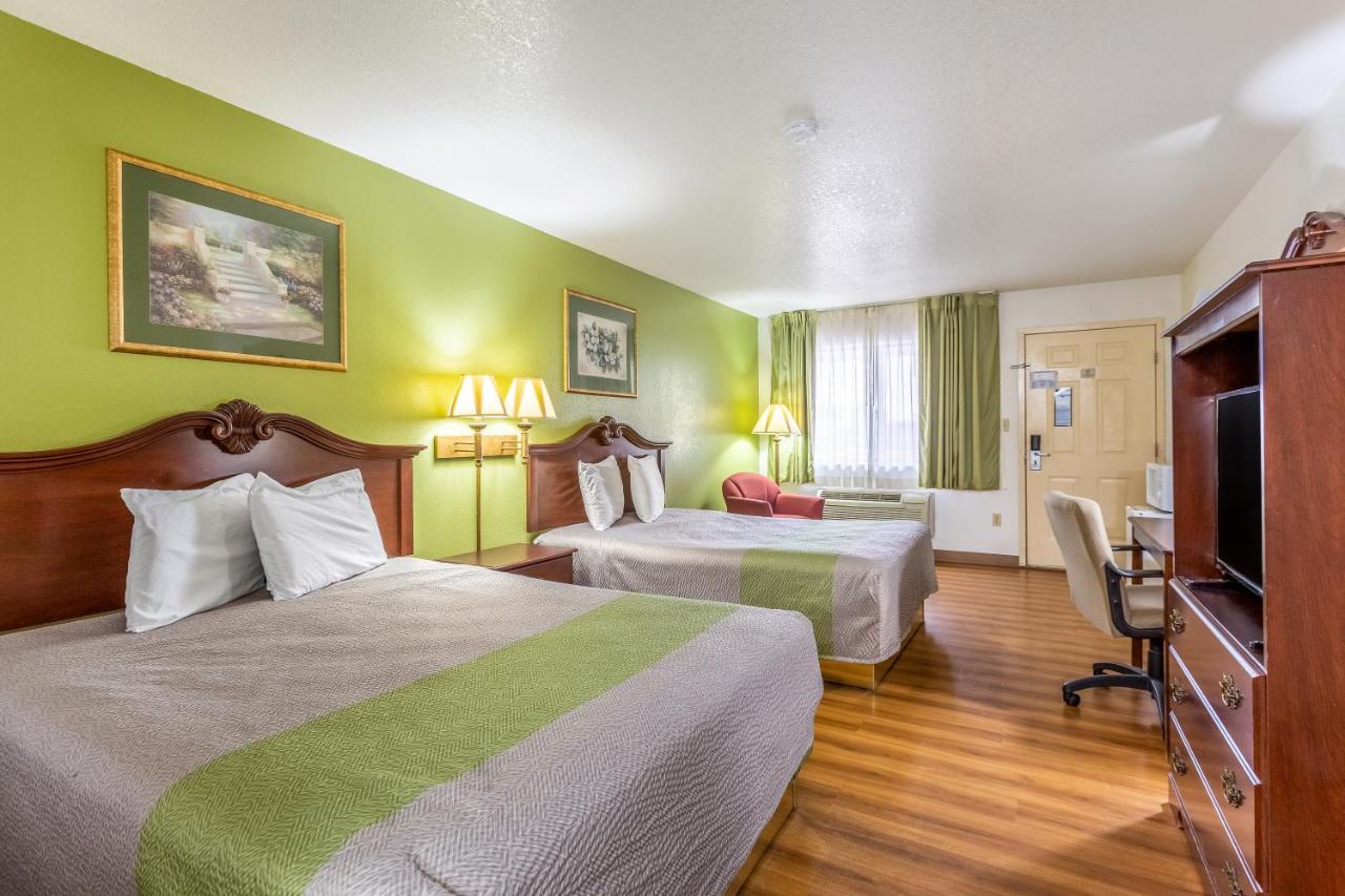  | Rodeway Inn