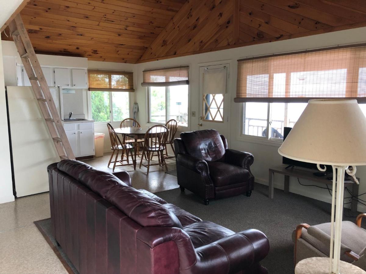 | West Winds Motel & Cottages