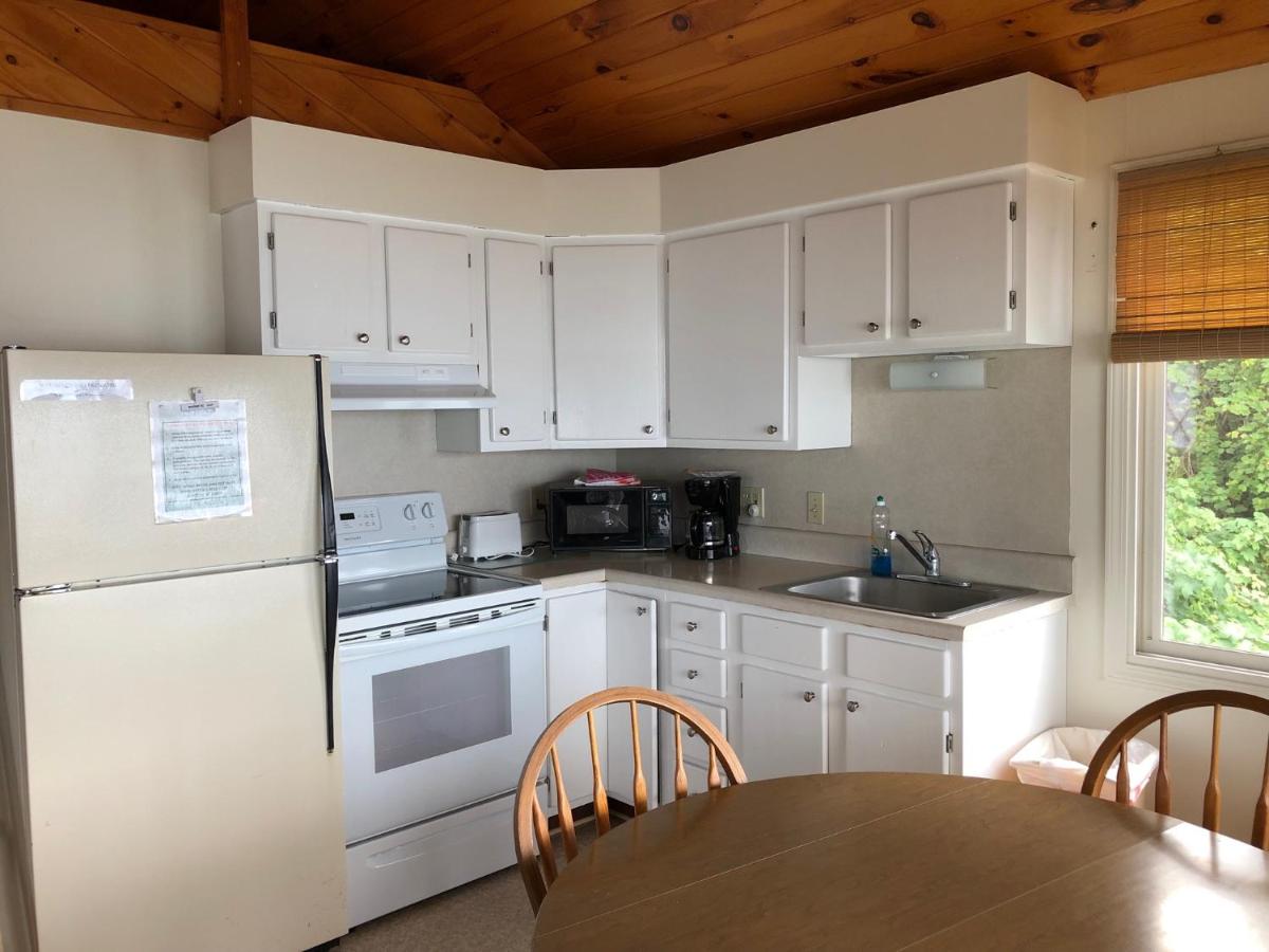 | West Winds Motel & Cottages