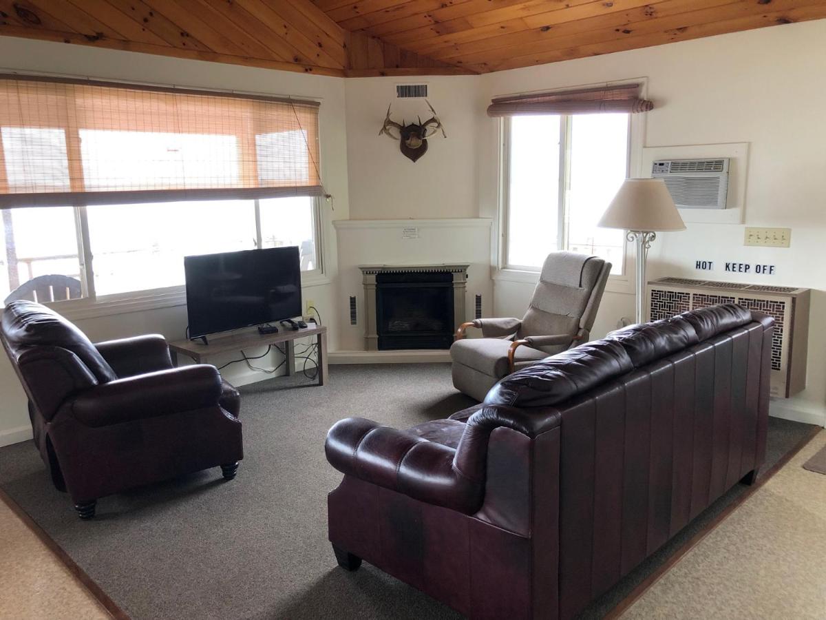 | West Winds Motel & Cottages