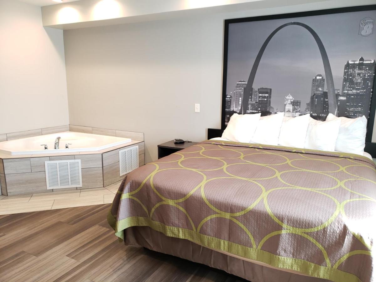 | Super 8 by Wyndham St. Louis North