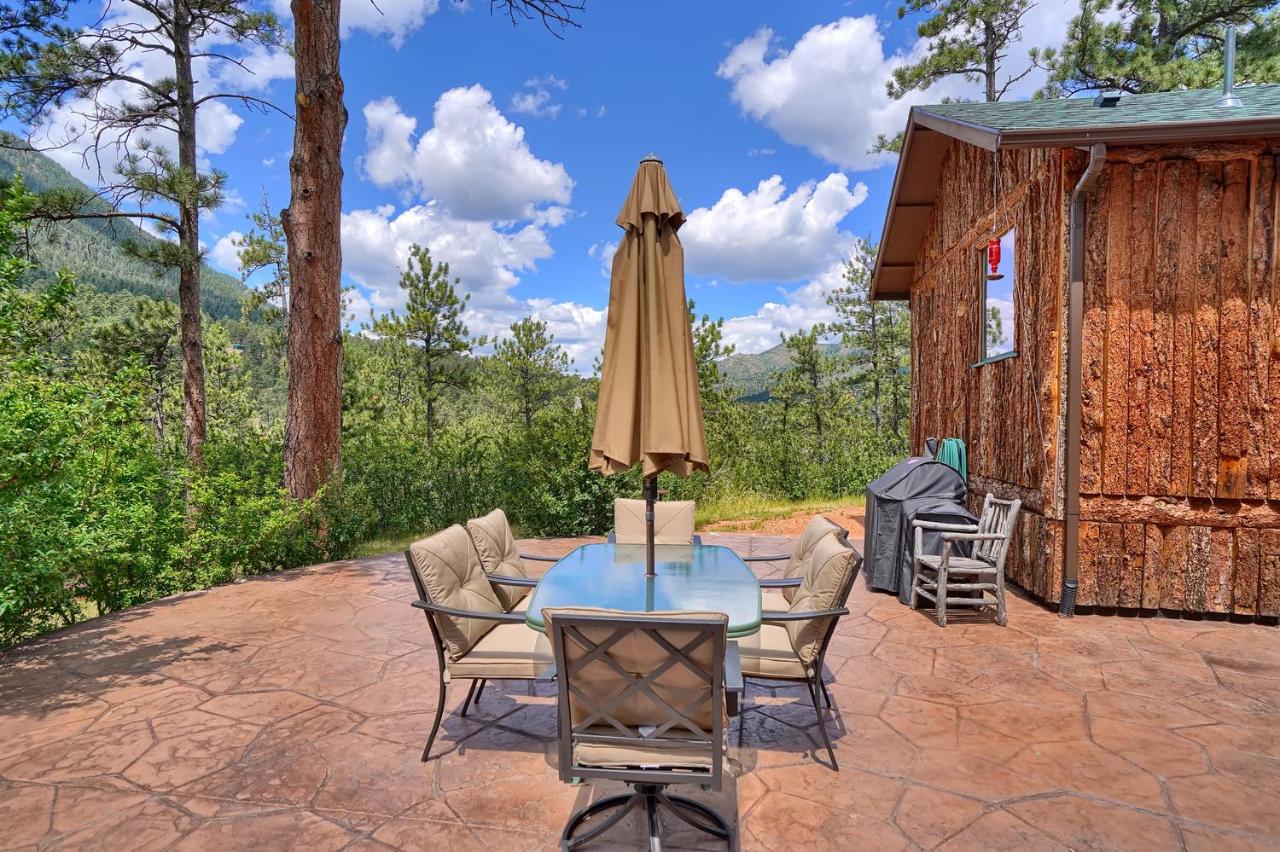 | Rocky Mountain Lodge