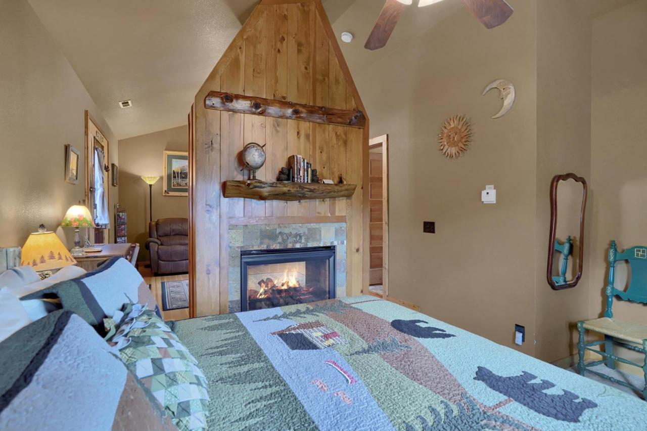 | Rocky Mountain Lodge