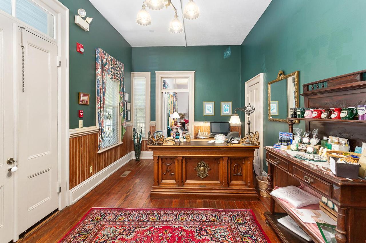 | Spencer House Inn