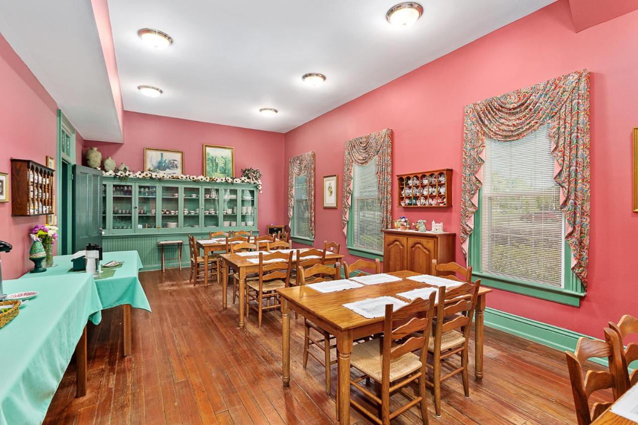 | Spencer House Inn