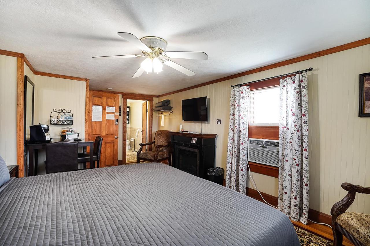  | Hocking Hills Inn