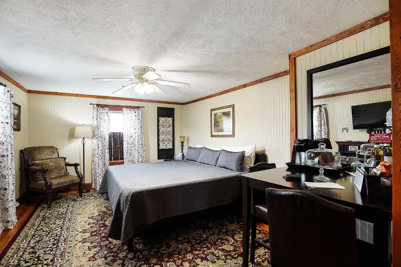  | Hocking Hills Inn