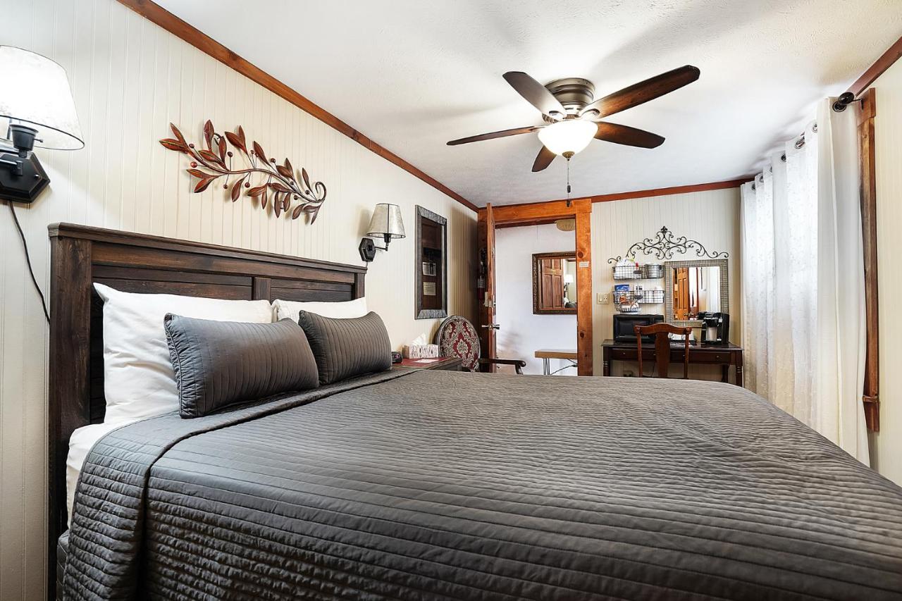  | Hocking Hills Inn