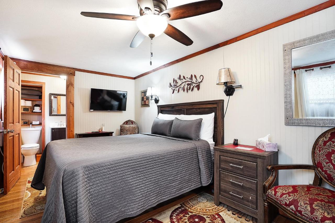  | Hocking Hills Inn