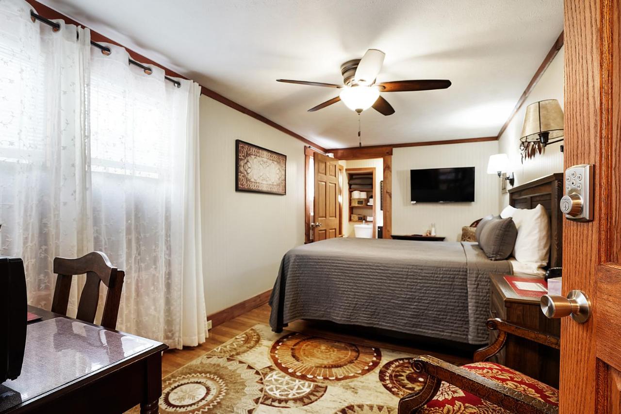  | Hocking Hills Inn