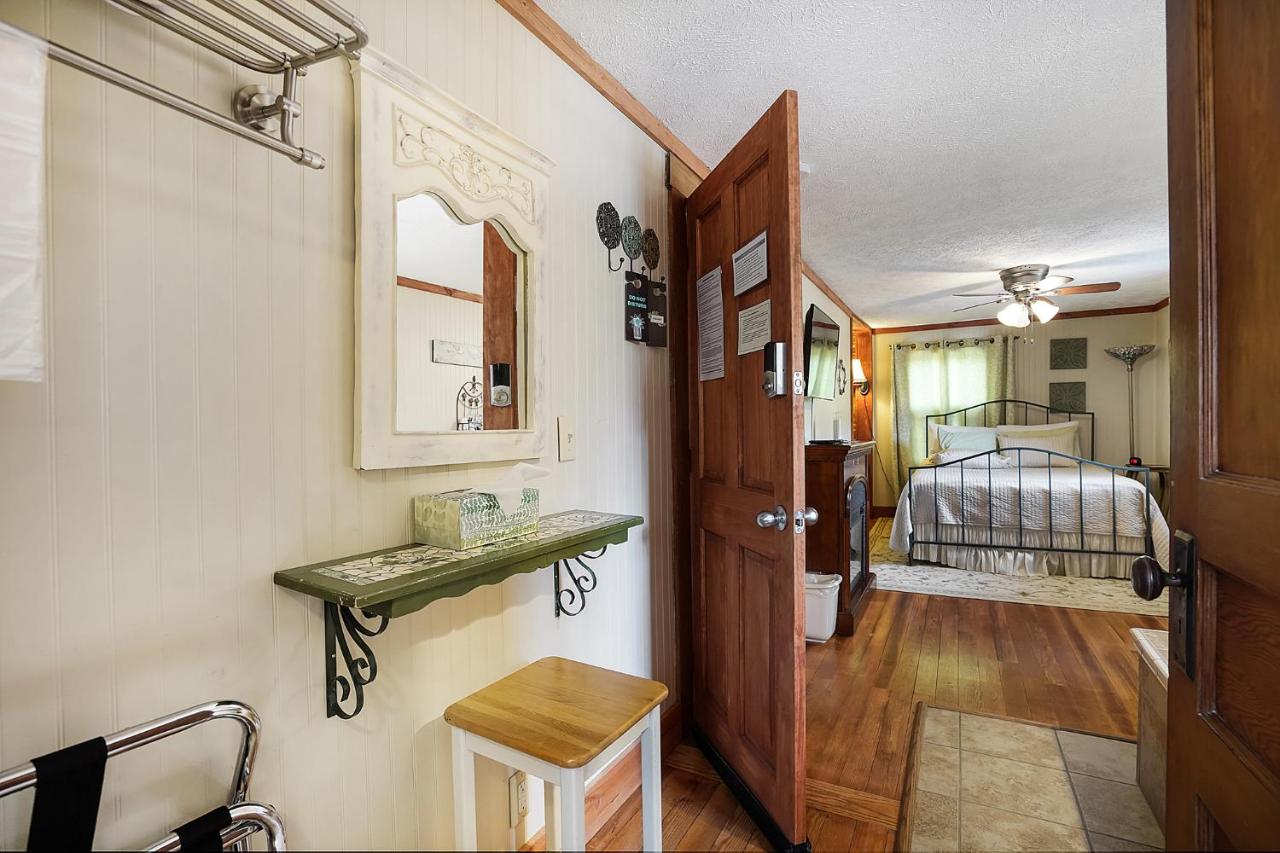  | Hocking Hills Inn