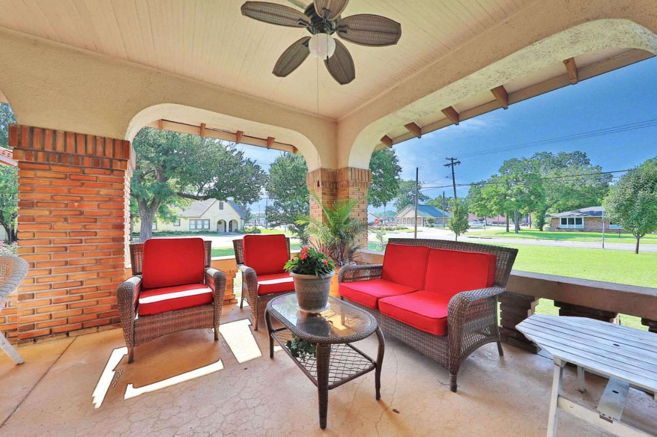  | The Lancaster Manor Bed and Breakfast