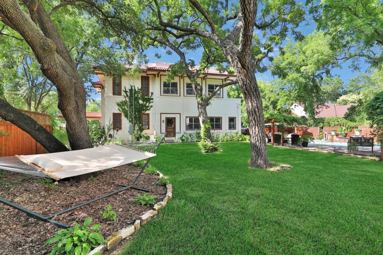  | The Lancaster Manor Bed and Breakfast