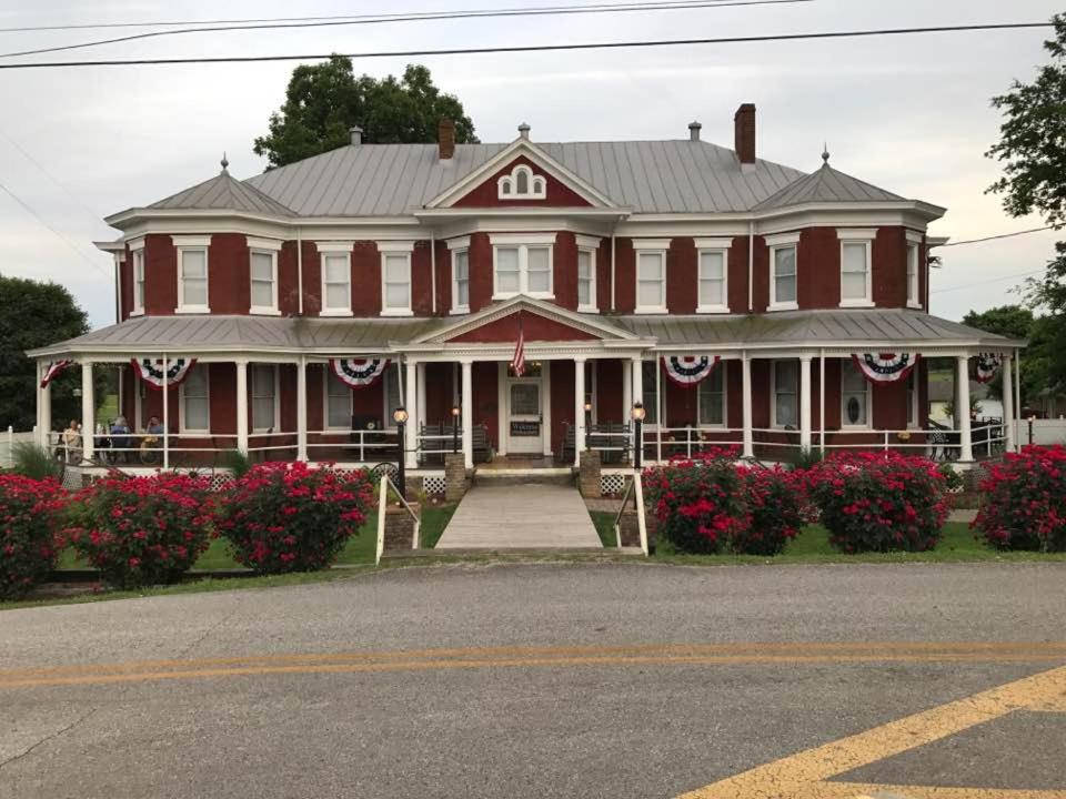 | Grand Victorian Inn