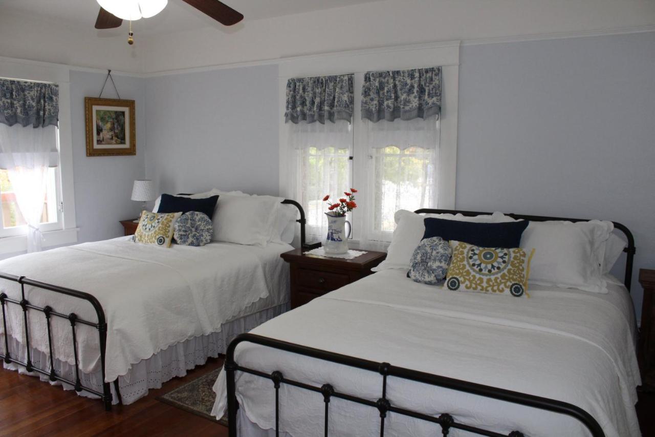 | Lady Geneva Bed & Breakfast