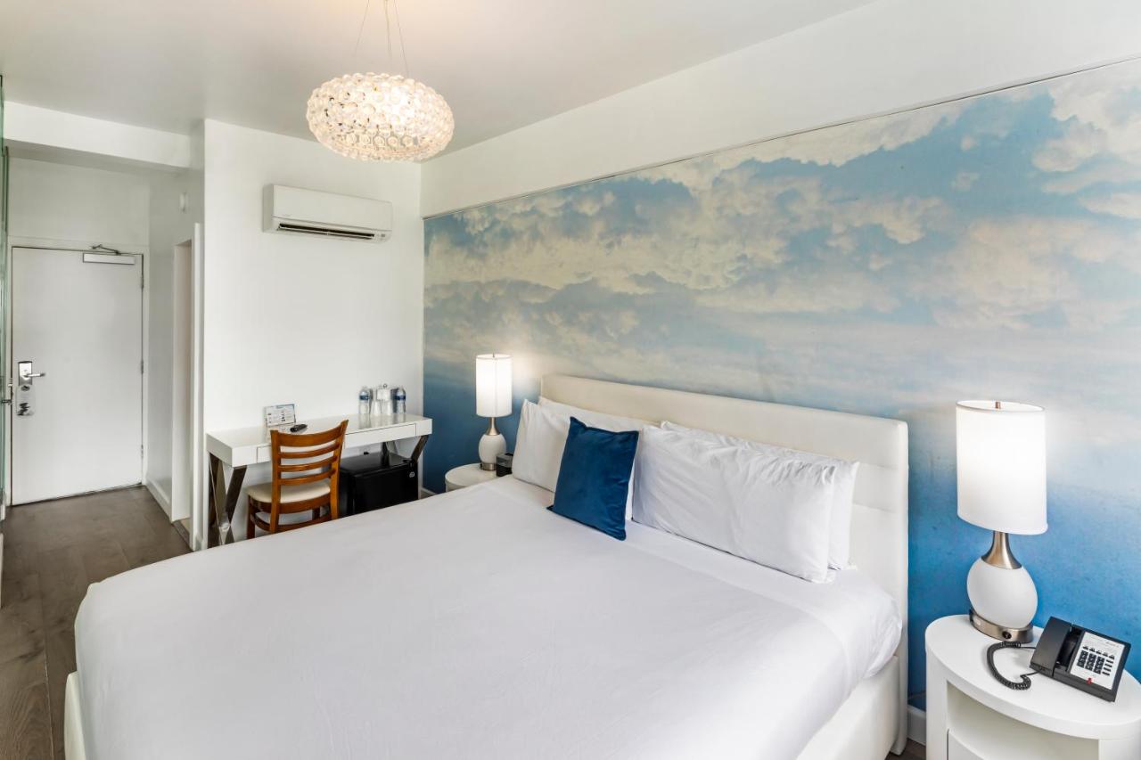 King Room - Ocean View at The Penguin Hotel