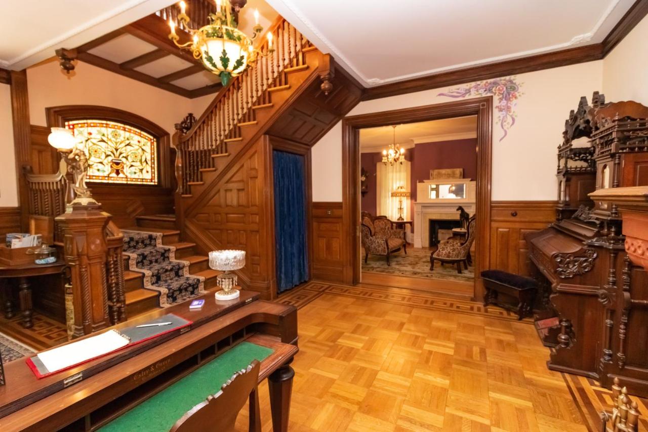 | Saratoga Dreams Bed and Breakfast