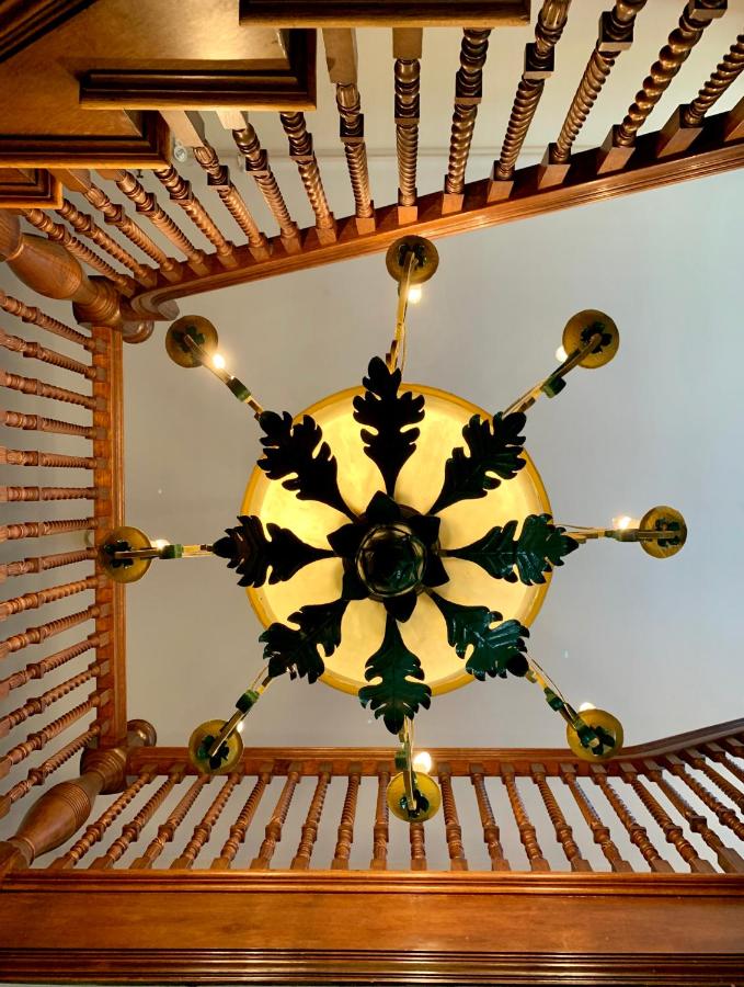 | Saratoga Dreams Bed and Breakfast